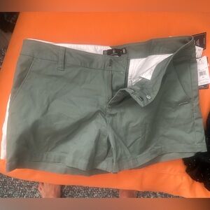 Bundle of 2 Volcom frochickie shorts - sage green and white